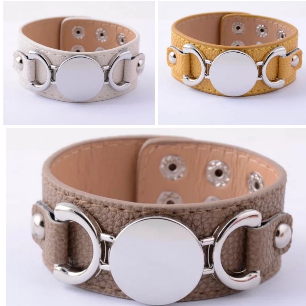 Leather snap bracelet.